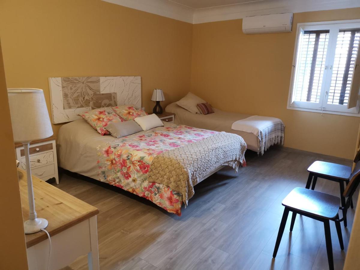 Cal Duran Bed & Breakfast Esparreguera Eksteriør bilde